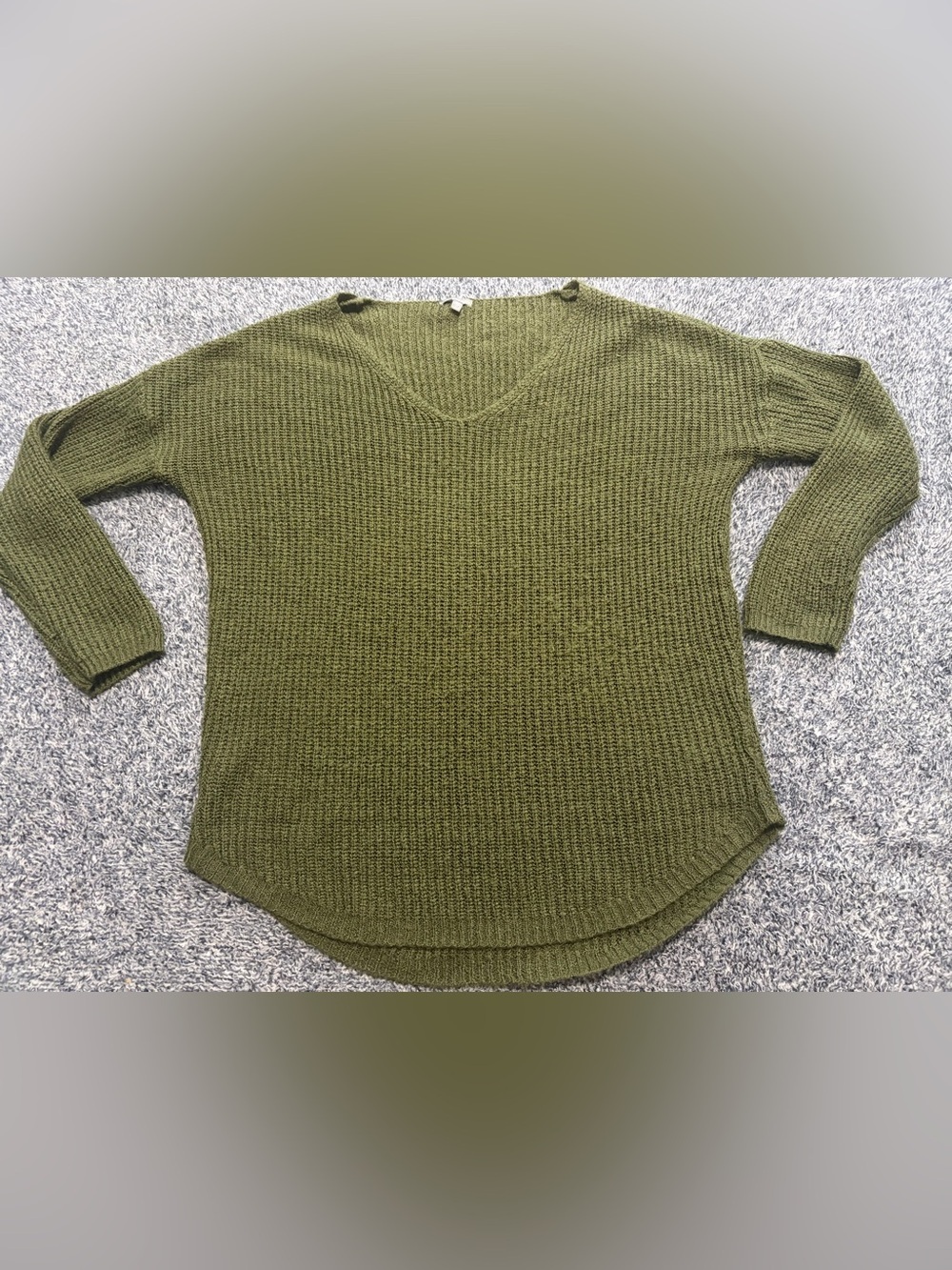 Charlotte Russe Olive V-Neck Ribbed Sweater - Picture 2 of 6